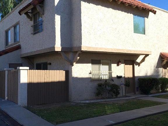 3rd image of 1220 E Lawrence Ln