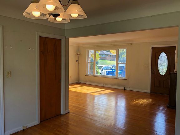 2nd image of 5850 Belleview Ave