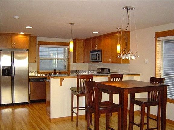 3rd image of 5006 11th Ave NE #A