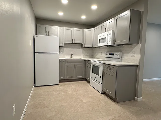 1741 3rd Avenue North 6 - 1 — Photo 3