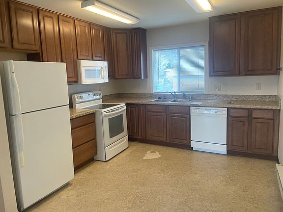 3rd image of 1481 Northern Ave APT C