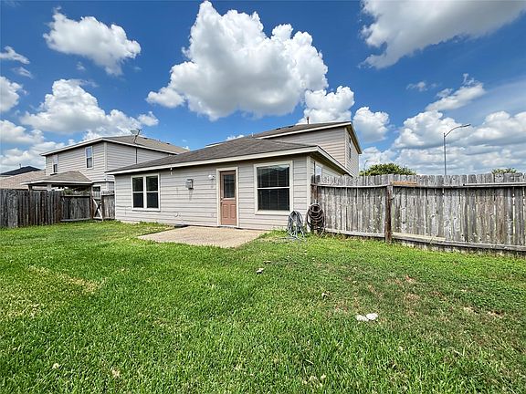 4th image of 2803 Mustang Hill Ln