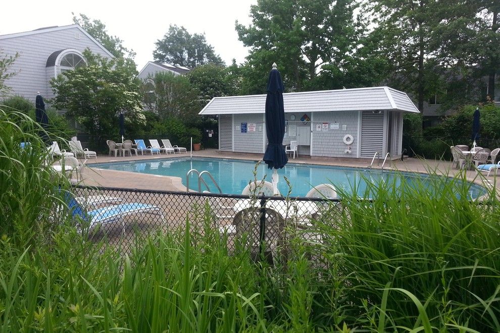 220 Montauk Hwy, Hampton Villas 6, Speonk, NY 11972 Out East