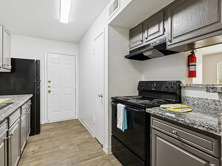 30-web-or-mls-11710 Briar Forest Dr Unit 504-S1103-002 (2)