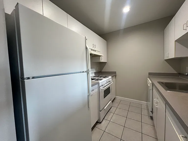 Deacon Court - 1661 Washington Street — Photo 171