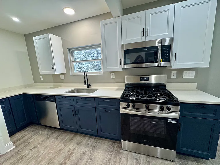 2413 Woodstock Ave #2 — Photo 9