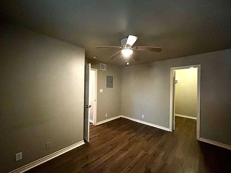2714 Whitis Ave #B — Photo 18