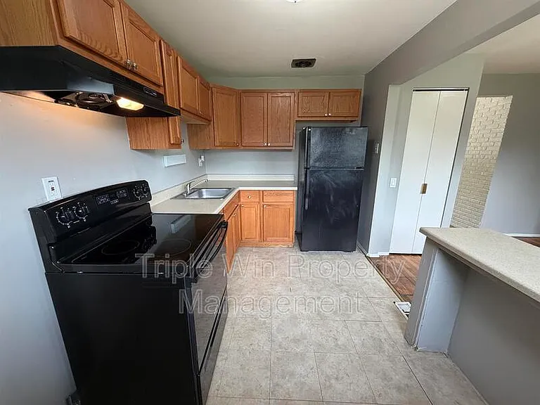 10319 Varnum Dr — Photo 12