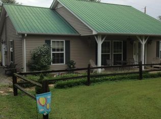 1243 White Rd, Bon Aqua, TN 37025