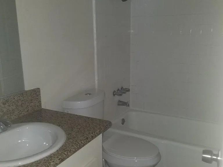 2950 Palisades Dr #3 — Photo 2