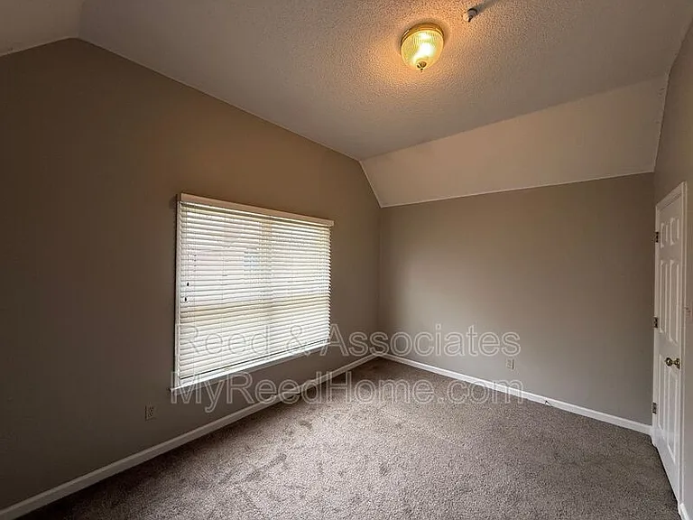 1173 Clear Creek Rd — Photo 8