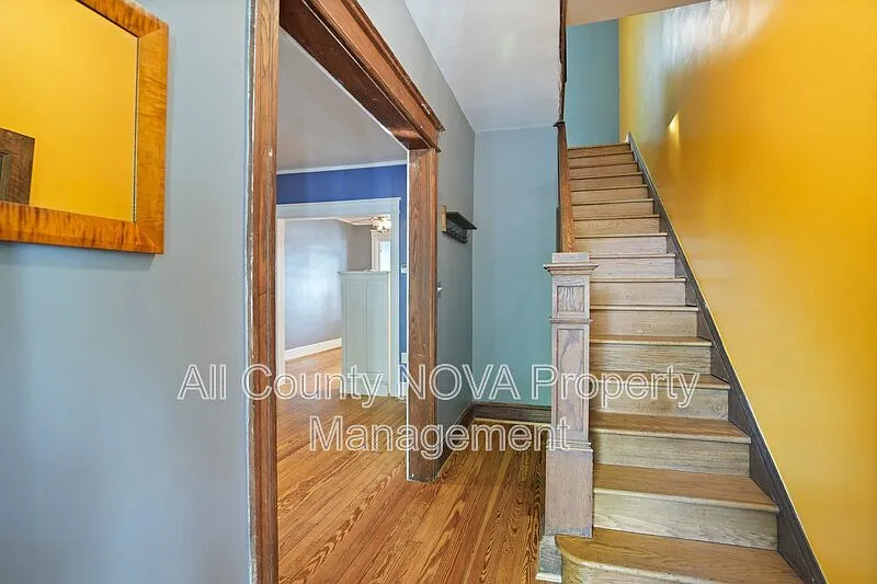 3 bed, 2.5 bath, 2045 sqft, $3,600 — Photo 4