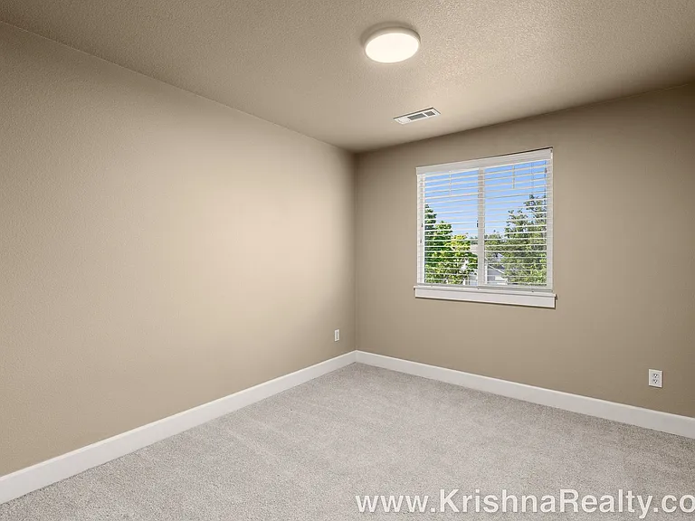 19405 SE 33rd St — Photo 17