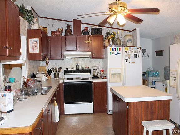 3rd image of 963 Swan Dr