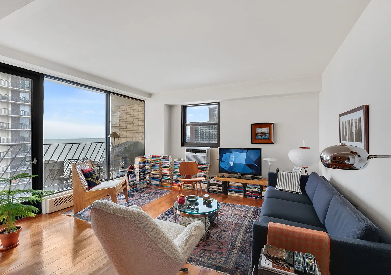 1 bed, 700 sqft, $1,900 — Photo 4