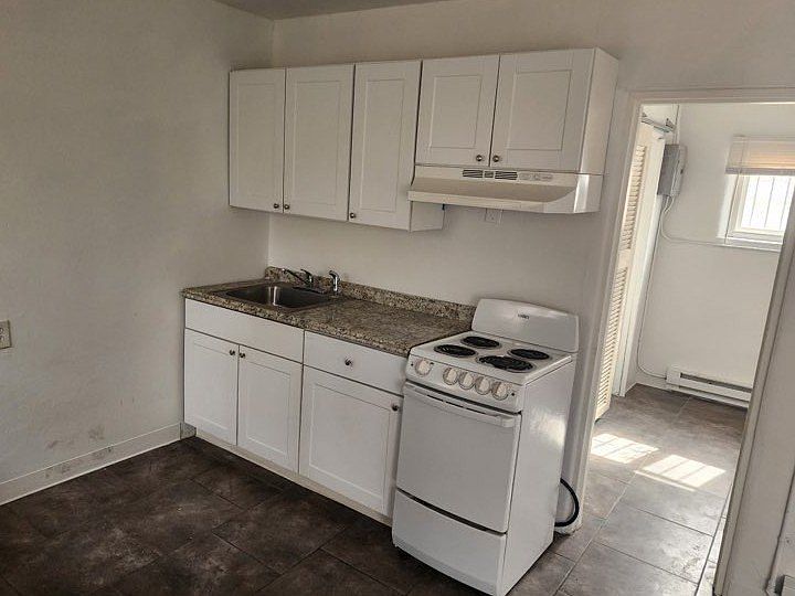 1st image of 525 Mesilla St SE #4