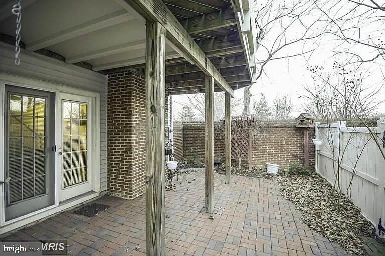 10501 Chancery Ct — Photo 4