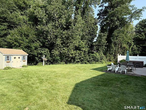 5th image of 2 Clinton Lane