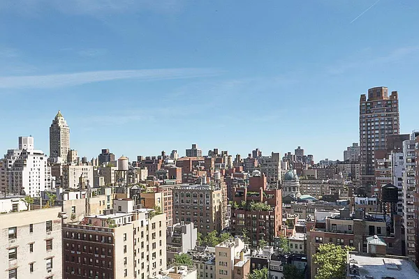 Rented by Sotheby's International Realty | media 22