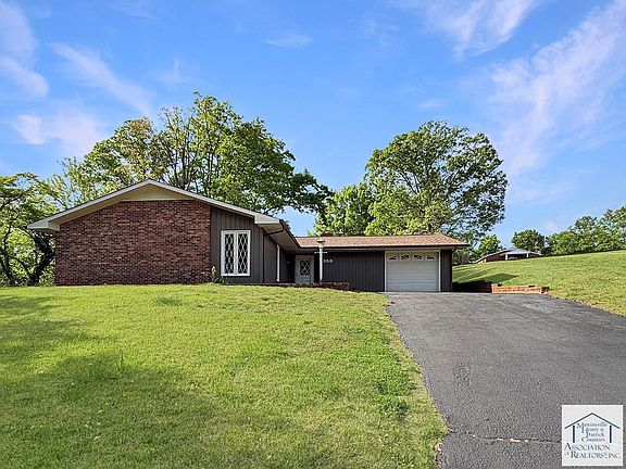 3rd image of 359 Seminole Dr