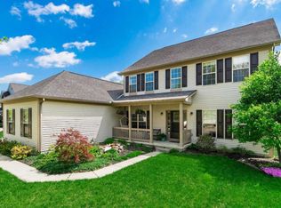 8174 Chateau Ln, Westerville, OH 43082