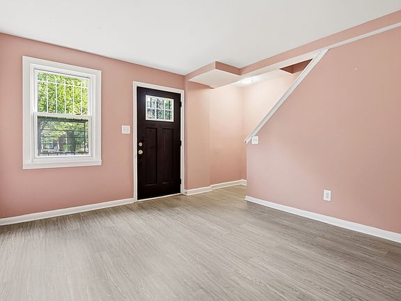 4th image of 5053 Benning Rd SE