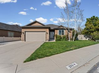 3711 N Hot Springs Ln, Lehi, UT 84043