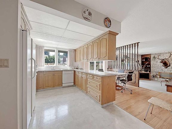 4th image of 9556 NW Oakland Way SW