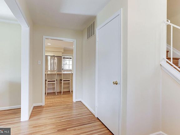 5th image of 4216 Braeburn Dr