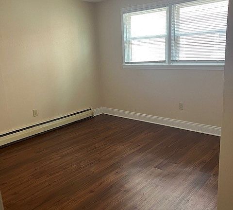 4th image of 415 Bellevue St APT 204