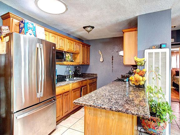 4th image of 2444 Dobern Ave