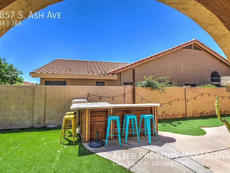8857 S Ash Ave — Photo 16
