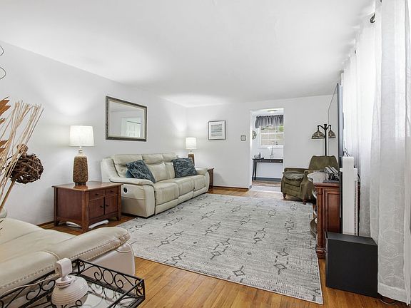 5th image of 31 Barton Dr
