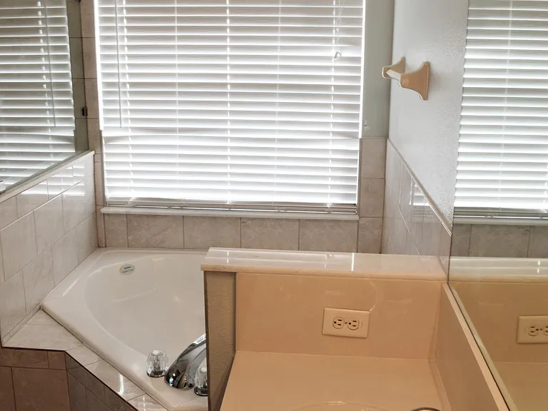 1724 Tealbriar Ave — Photo 36