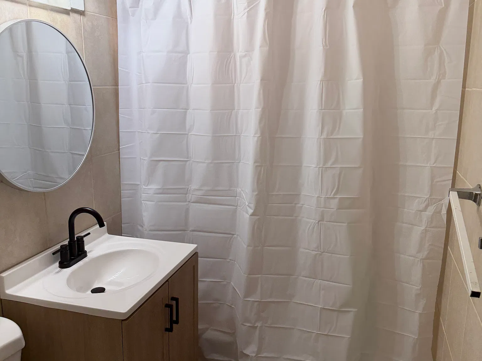 1 bed, 400 sqft, $1,350 — Photo 3