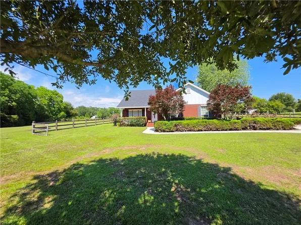6123 Ranch Rd E, Grand Bay, AL 36541