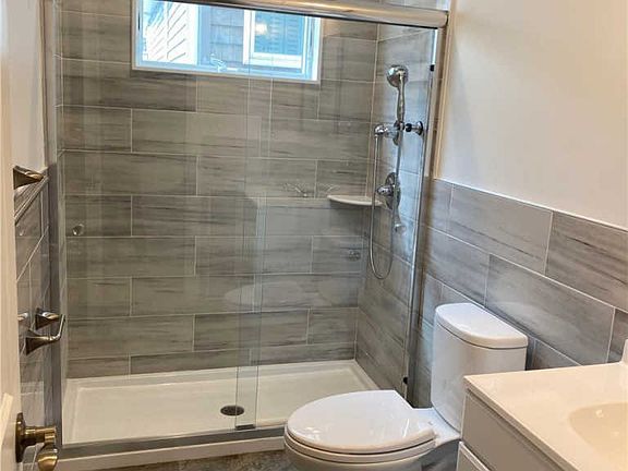 5th image of 20 Virginia Ave #1B