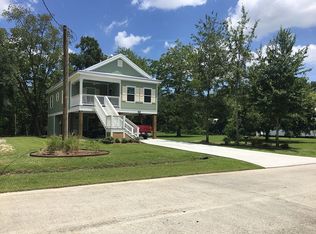 426 Waveland Ave, Waveland, MS 39576