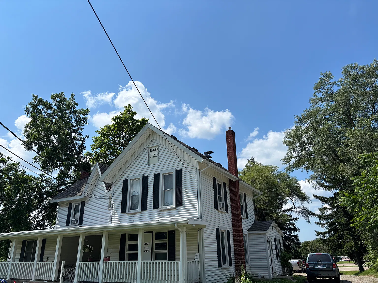 2 bed, 700 sqft, $1,050 — Photo 1