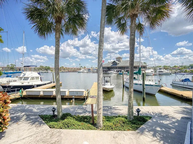 4939 Floramar Ter #912 — Photo 42