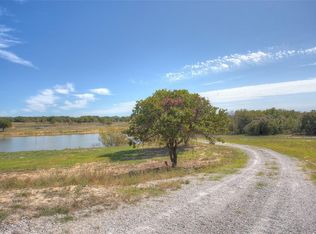 1350 Cornstubble Ln, Poolville, TX 76487