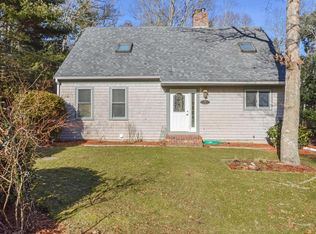 24 Hummingbird Hill Rd, Falmouth, MA 02540