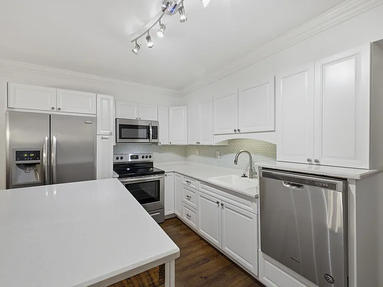 5120 NE 22nd Ave — Photo 12