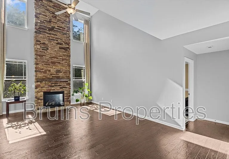 1814 Castle Gate Ct — Photo 3