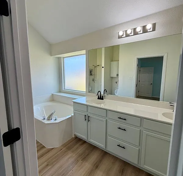 309 Catherine St — Photo 13