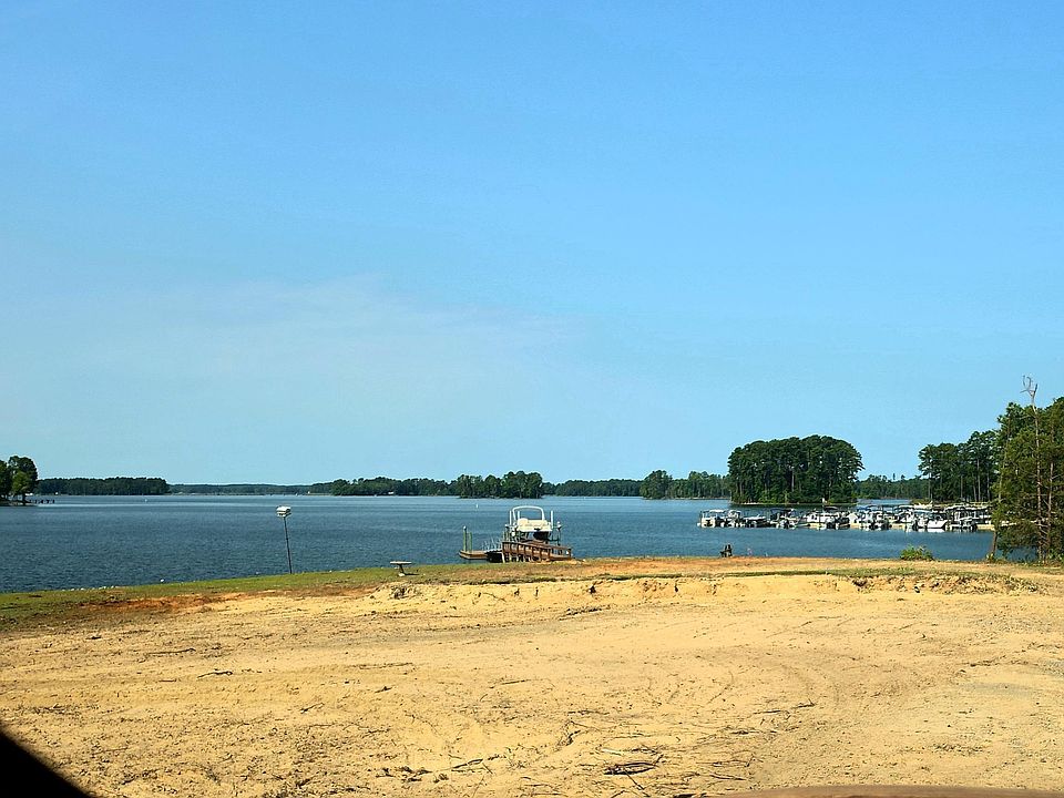 2nd image of 748 Crystal Lake Cir Lot 2