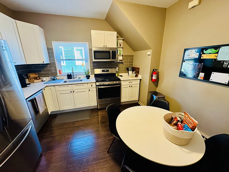 29 Wetmore Ave #A — Photo 5