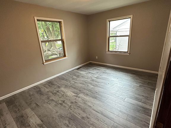 4th image of 1863 S Pinecrest St