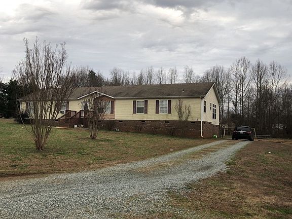 2nd image of 2560 Ashewood Dr