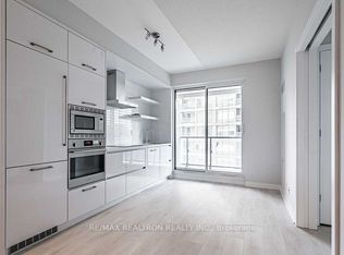 2221 Yonge St #506, Toronto, ON M4S 0B8